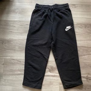 Nike cropped pants